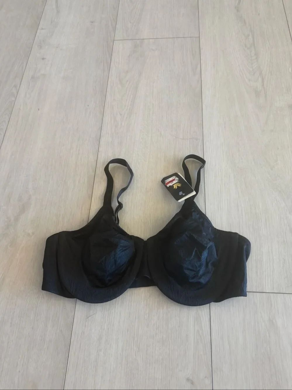 Wacoal women’s black bra size 38C